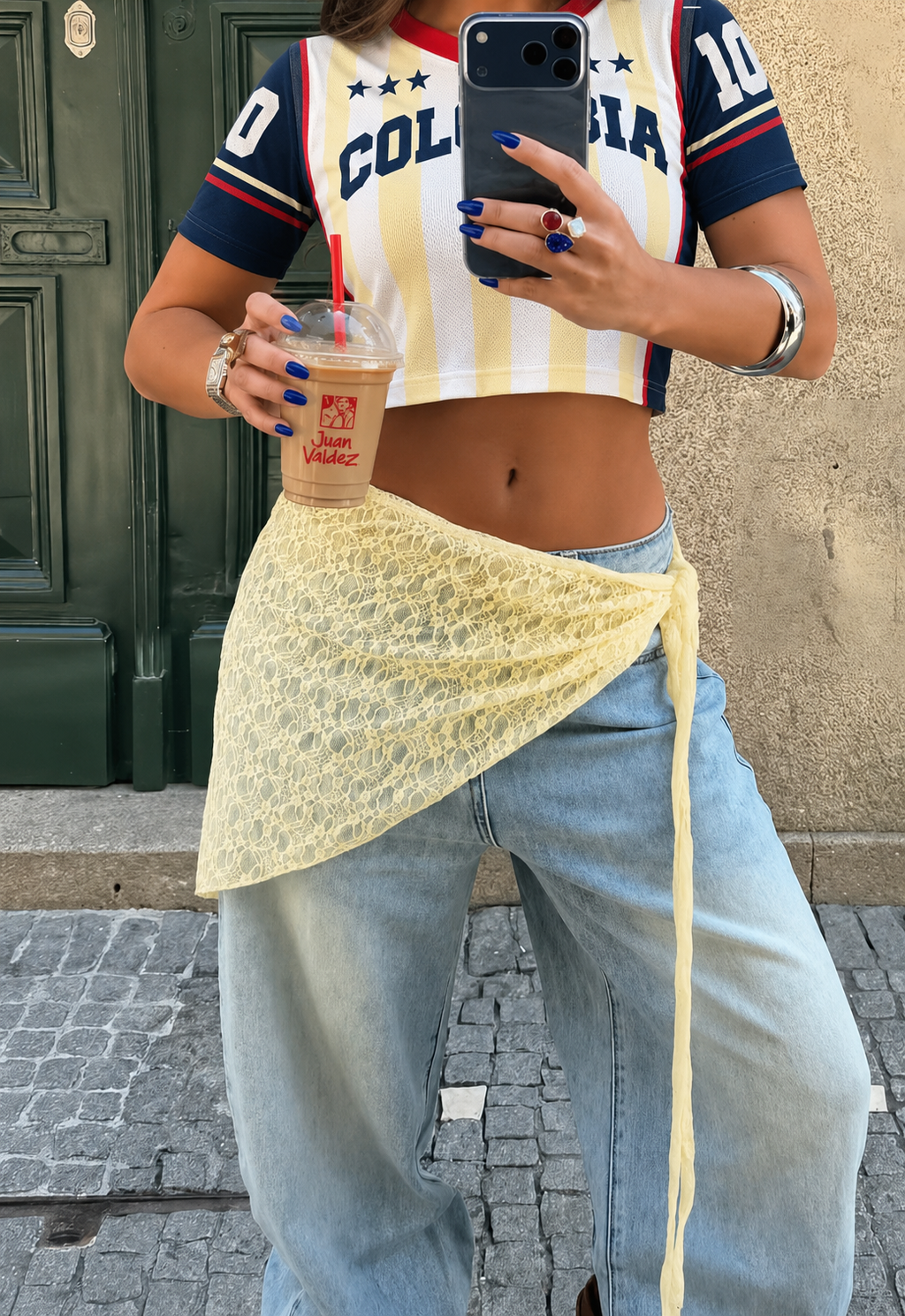 Pañoleta encaje amarilla