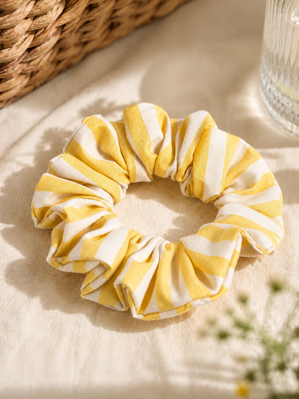 Scrunchie mediano rayas amarillo